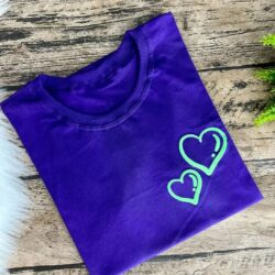 T-Shirt Corações - Pequeno Lado Esquerdo