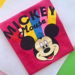 T-Shirt Mickey Mouse - Fundo Arco Iris