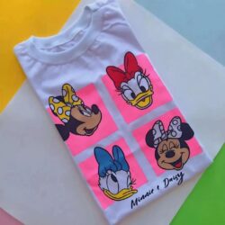 T-Shirt Personagens - Minnie e Daisy