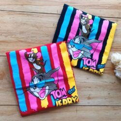 T-Shirt Tom e Jerry - Fundo Arco Iris