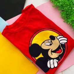 T-Shirt Mickey Mouse - Saindo do Buraco
