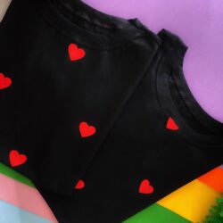 T-Shirt Corações - Estampa Mini II