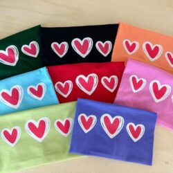 T-Shirt Corações - Três Irmãs