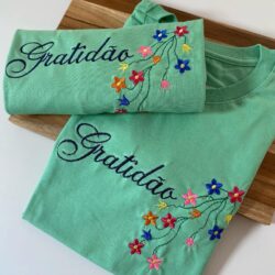 T-Shirt Gratidão - Bordado