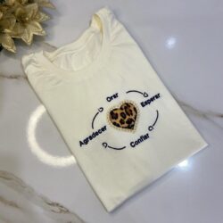 T-Shirt Coração - Orar Esperar Confiar e Agradecer