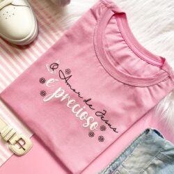 T-Shirt O Amor de Jesus é Precioso