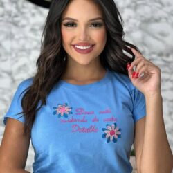 T-Shirt Deus está Cuidando de cada Detalhe