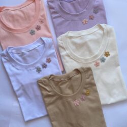 T-Shirt Florzinha - Três Irmãs