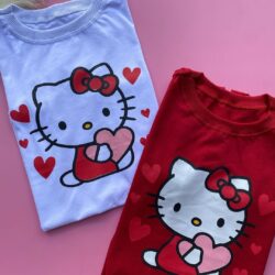 T-Shirt Hello Kitty - Corações