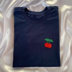 T-Shirt Cereja - Mini Logo Bolso II