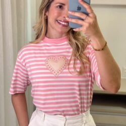 T-Shirt Coração - Contorno de Estrelas