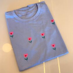 T-Shirt Flores de Coração